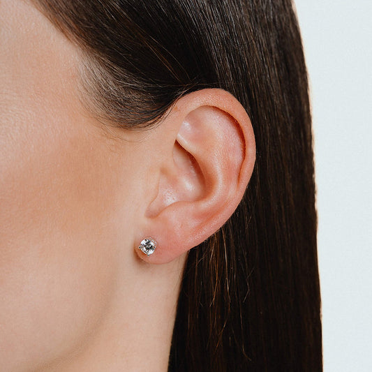 E5905 DF 4 Claw ZIRC 0.5ct Solitaire Std Earrings