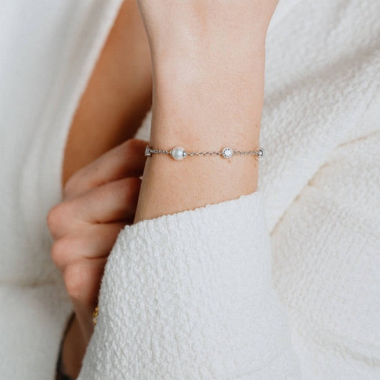 DF Alternate CZ and Shell Pearl Bracelet