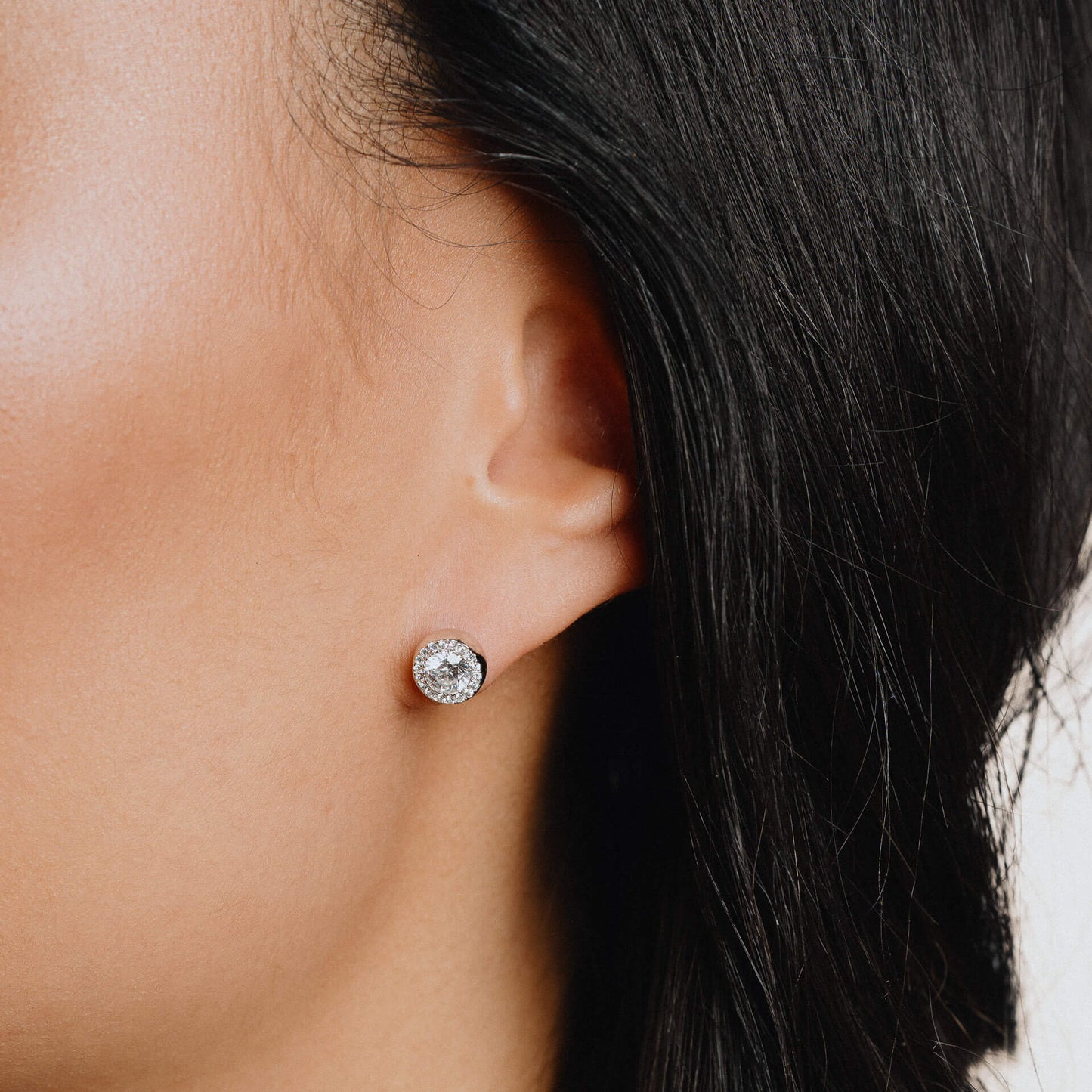 E5591 DF ZIRCONIA Round Pave Stud Earrings