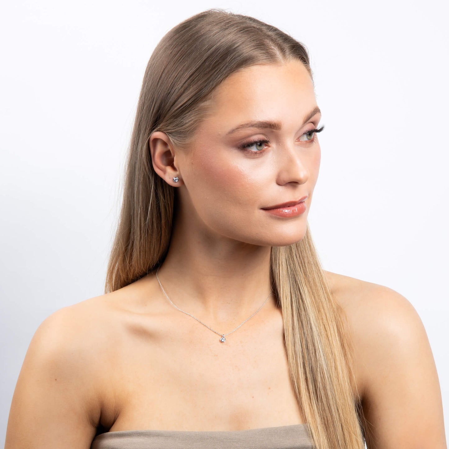 E5617 ZIRC Rub Over 0.50ct Soltir Earrings